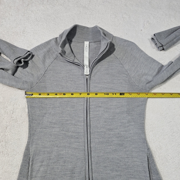 Lululemon Sweater Womens 8 Gray 100% Merino Wool Full Zip Jacket Knit Athletic - Picture 8 of 9